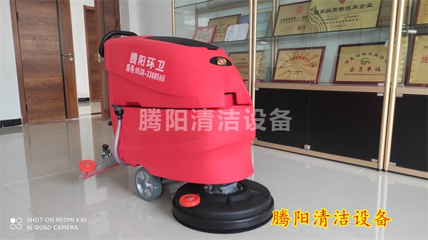 電動掃地車